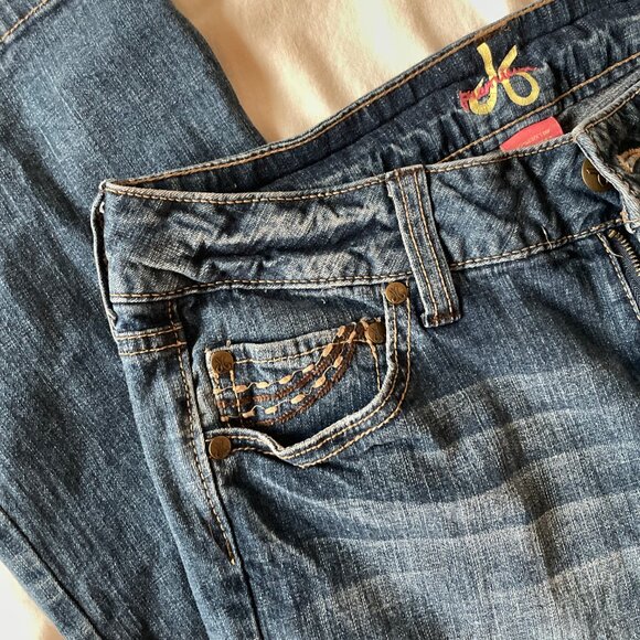 Vintage Dark Denim Jeans with Brown Swirl Embroidery detailing - Picture 5 of 12